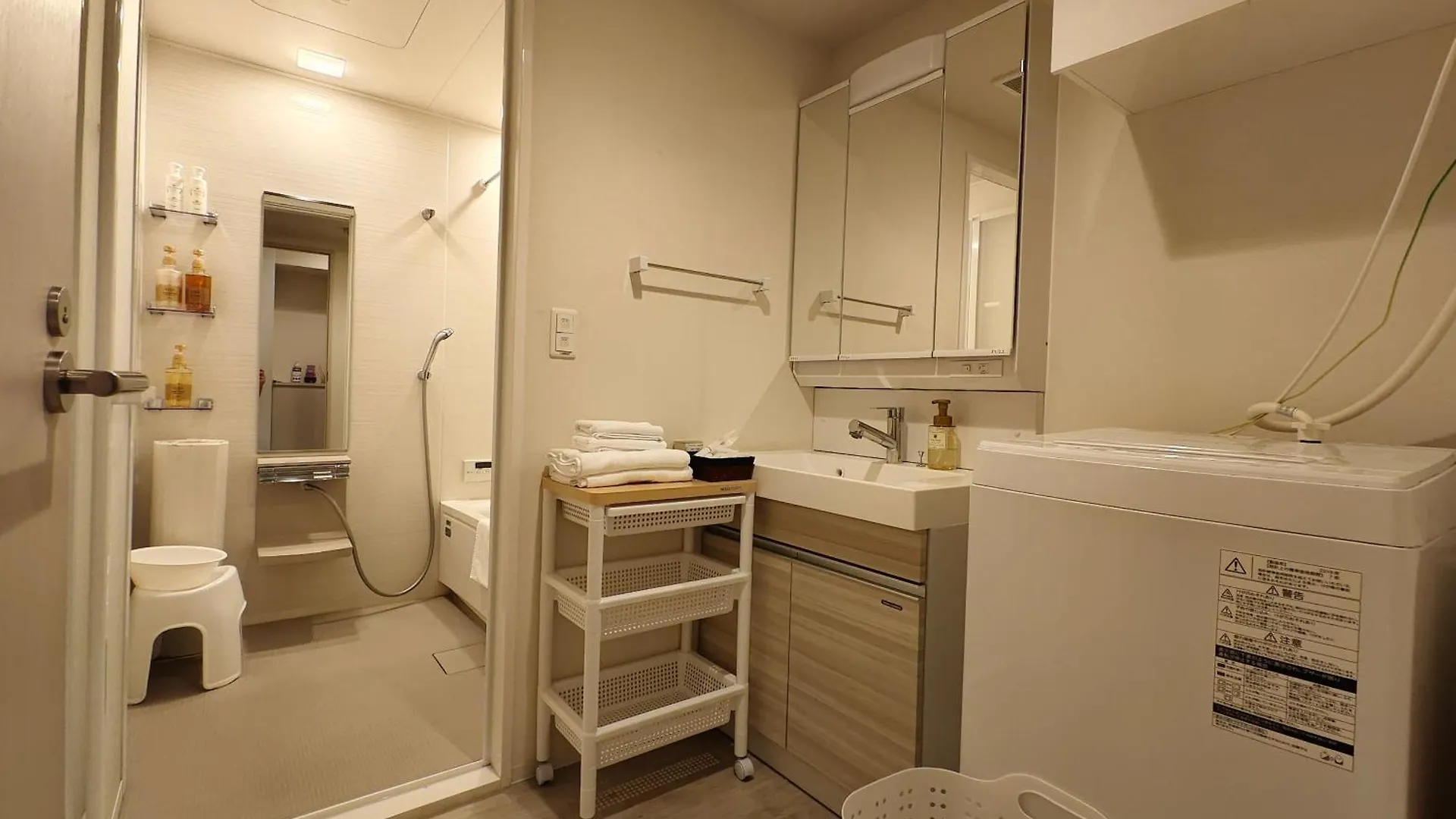 Shin-Imamiya Grand F Aparthotel Oszaka